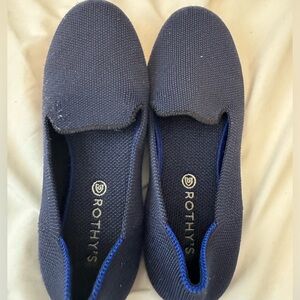 Kids Rothys the round toe Flat Shoe in Navy